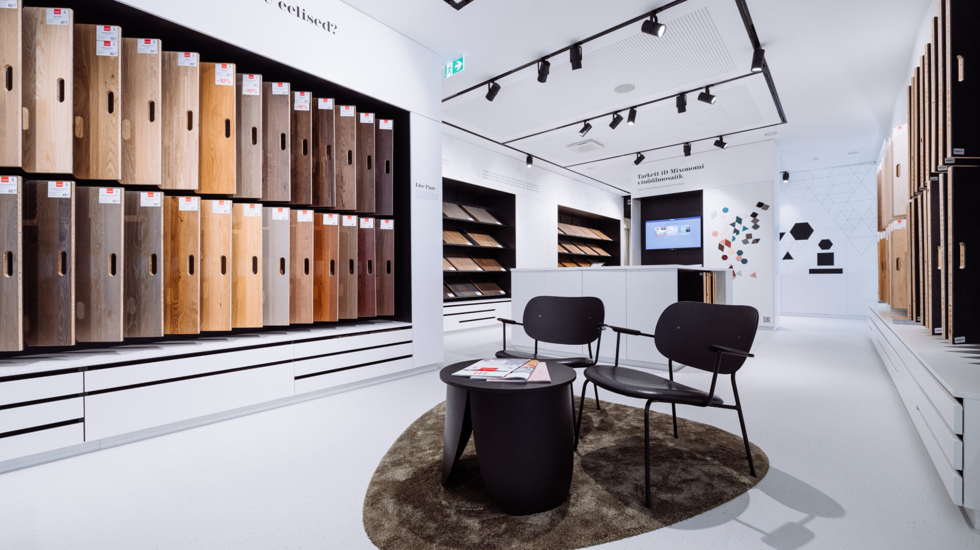 Kaasaegne sisekujundus näidissaalis laias valikus põrandad