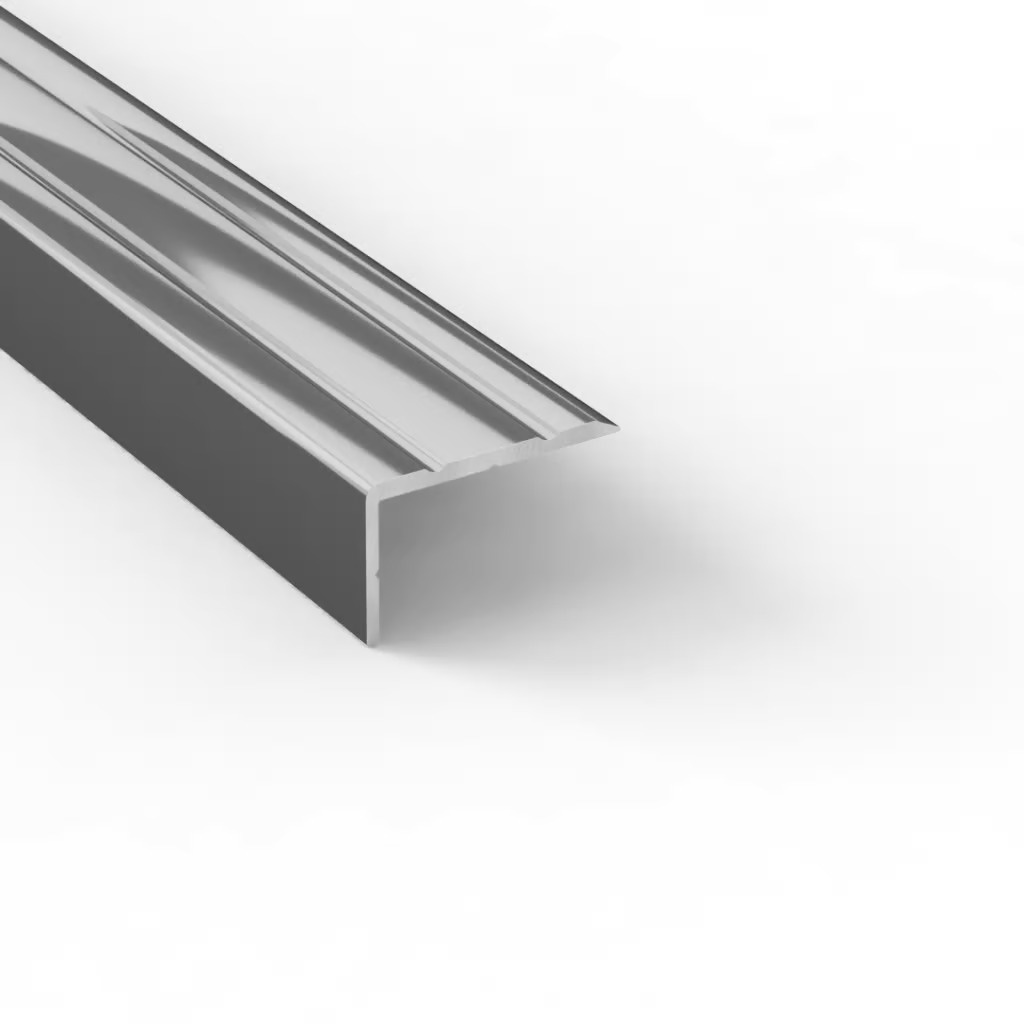 Metallprofiili valge taustaga külgvaade