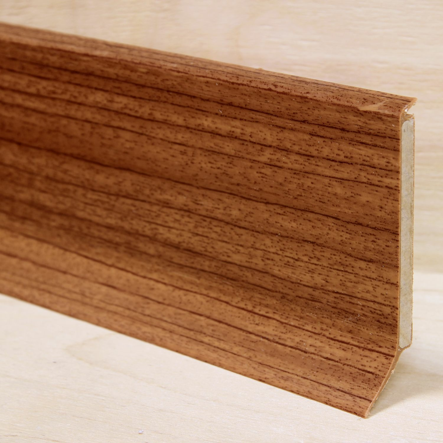 Puidust sokli detail siseviimistluseks kodus