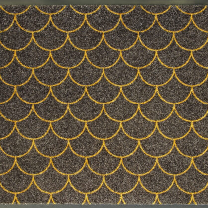 Kollase mustriga pruun uksematt esteetiline kujundus