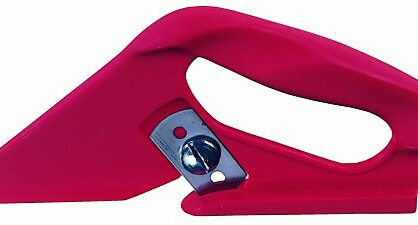 Punane turvakaabits kleebiste lõikamiseks ja eemaldamiseks.