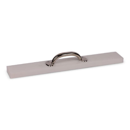 Valge kandiline käepide kapiuksele metallist klambriga