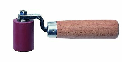 Puust käepidemega punane rullik tööriist käsitööks