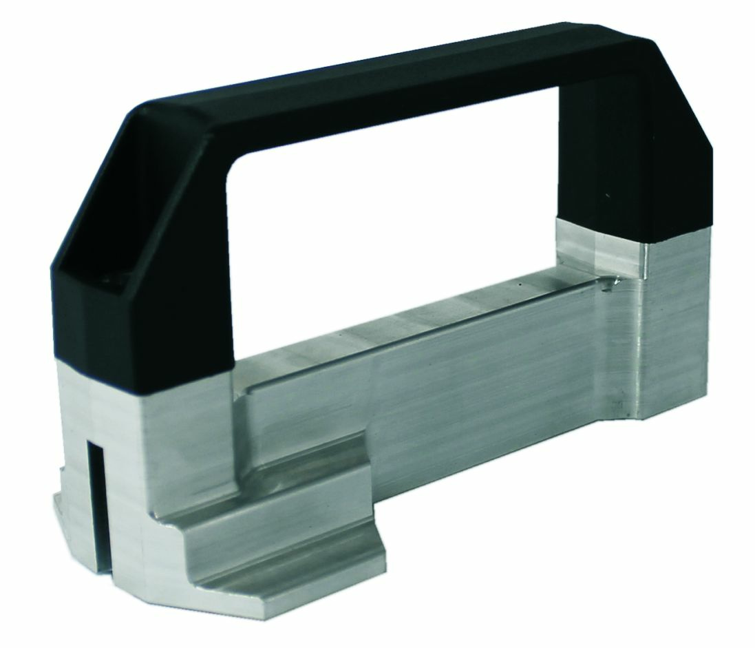 Metallist käepidemega tööriist professionaalseks kasutamiseks