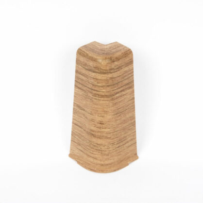 Puidust koonusekujuline ese valgel taustal.