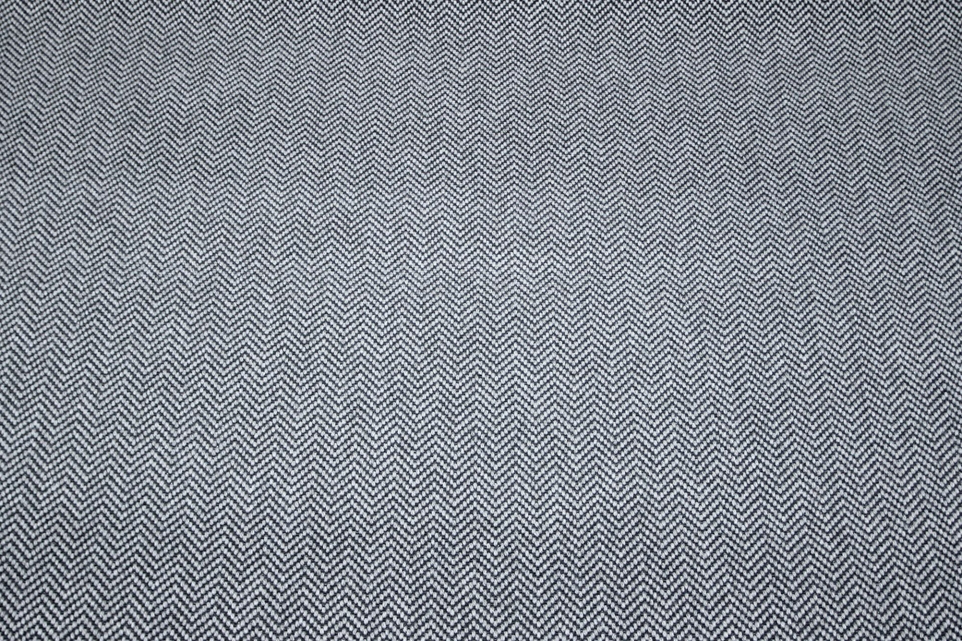 Hall hallitriibuline kalasabamustriga kangas muster