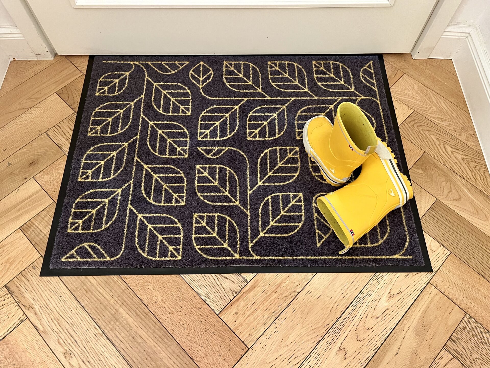 Uus Eestis disainitud porimatikollektsioon – TAIMED