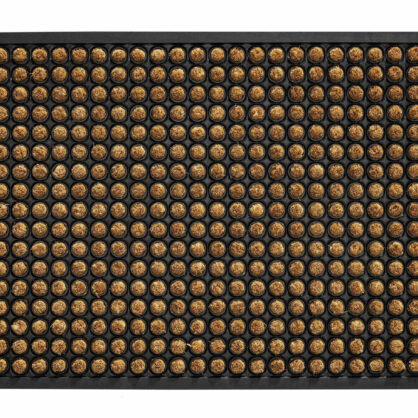 Pruun uksematt kreemja mustriga mustal taustal