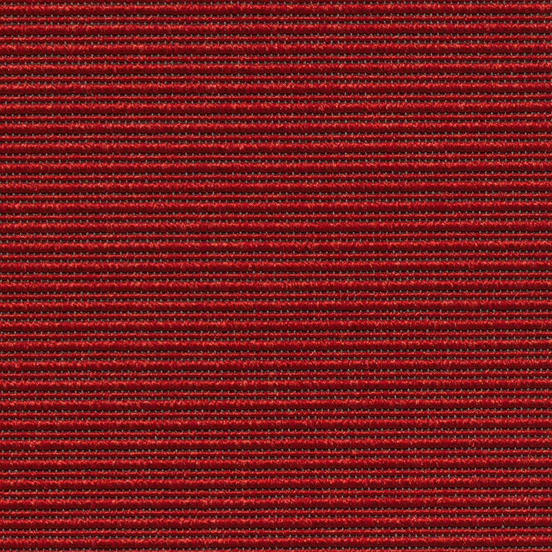 Punase triibuline tekstiilipinna muster lähedalt.