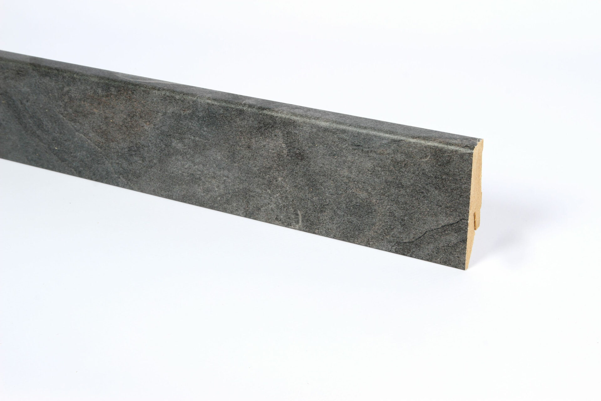 Tume puitliist köögi ja vannitoa viimistluseks