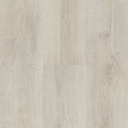 Hele halli puidutekstuuriga laminaatpõrandaplaadid interjööris