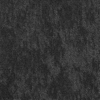 Tume hall pehme tekstuuriga vaip lähedalt.