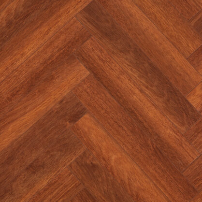 Puidust kalasabaparkett soojas pruunis toonis parkett