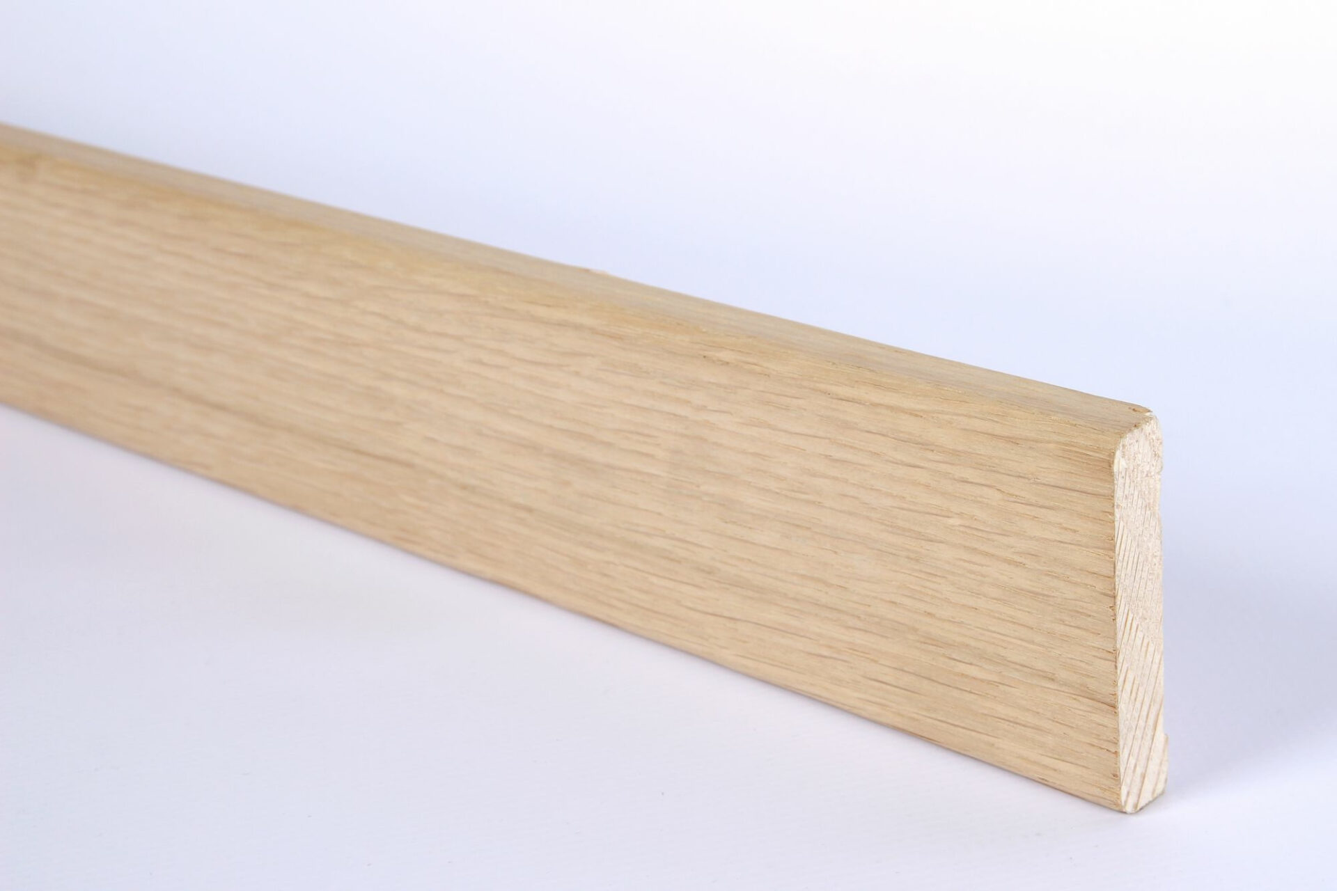 Puitliist vaates millel hele puitviimistlus