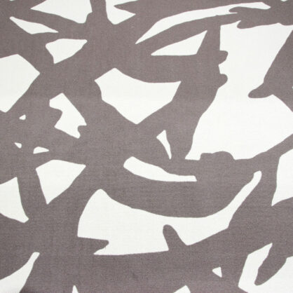 Hallid abstraktsed mustrid valgel taustal kangal