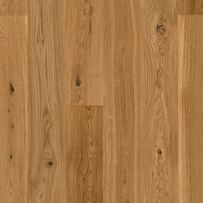 Puidust põrandapaneelid naturaalses heledas toonis