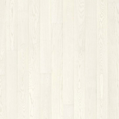 Helge puidust parkettpõrand hele tooniga