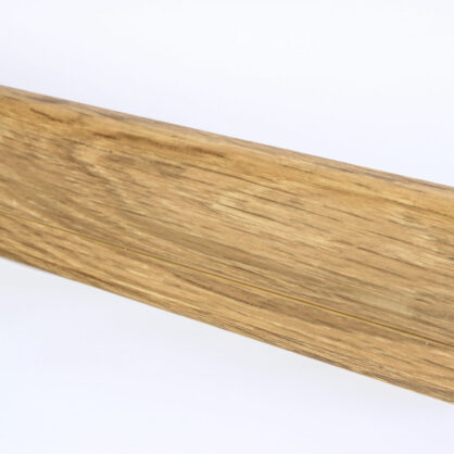 Puitimitatsiooniga liist seintele ja põrandale.