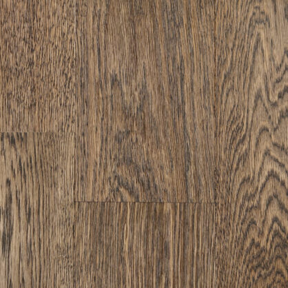 Ilus tume puitpõrand loodusliku viimistlusega.