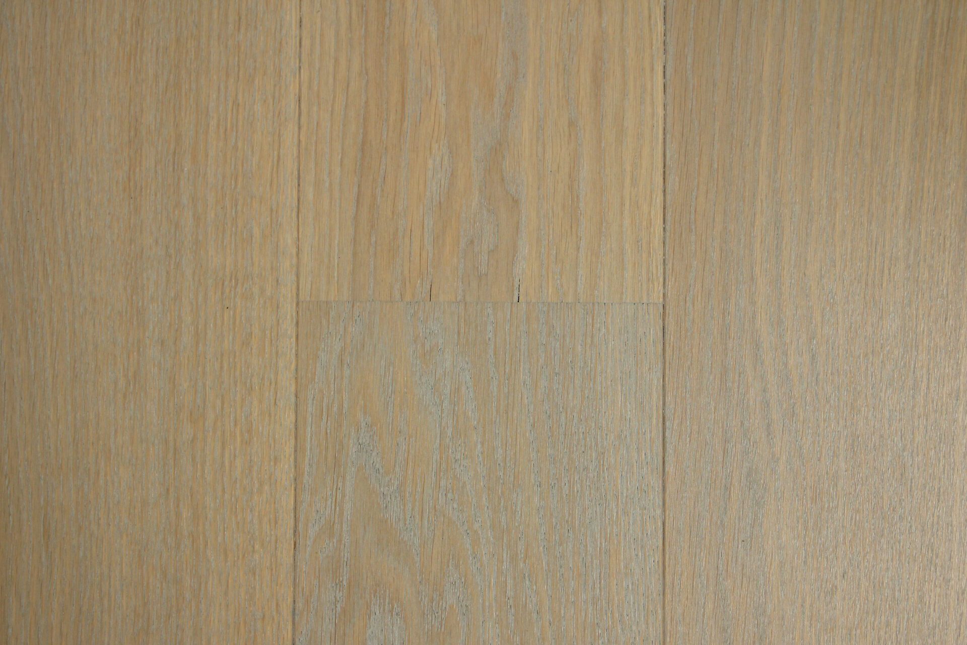 Laminaatparketi hele puitpind paljastatud loomulikult