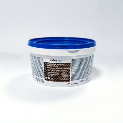 Valge värvipurk sinise kaanega tootefoto.