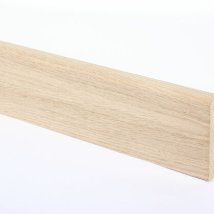 Puidust põrandaliist hele tamm minimalistlik disain