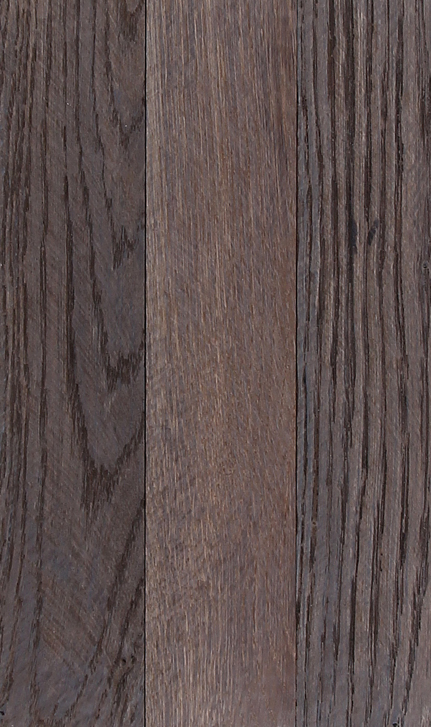 Pruun puidust põrandaplaadid suurepärase viimistlusega.