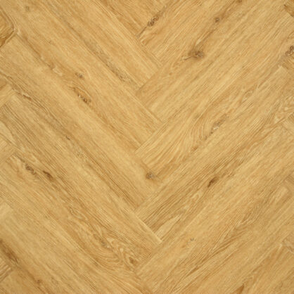 Puidust kalasabaparkett helepruun muster interjööris