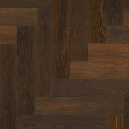 Tume parkettpõrand ševroni mustriga lähedalt vaade.