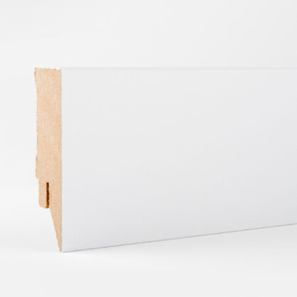 Valge puidust sokkel kaasaegse sisekujunduse jaoks