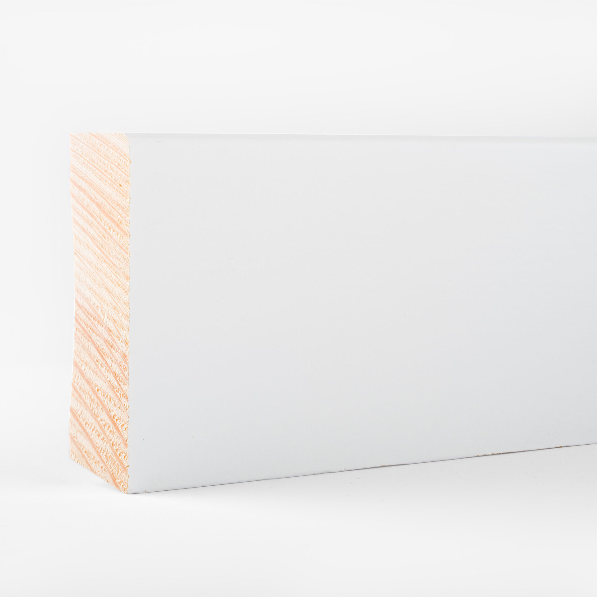 Valge puidust plank vastu valget tausta