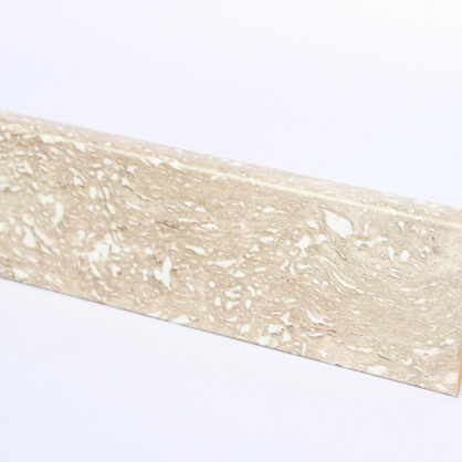 Dekoratiivne põrandaliist ruumide sisekujunduseks