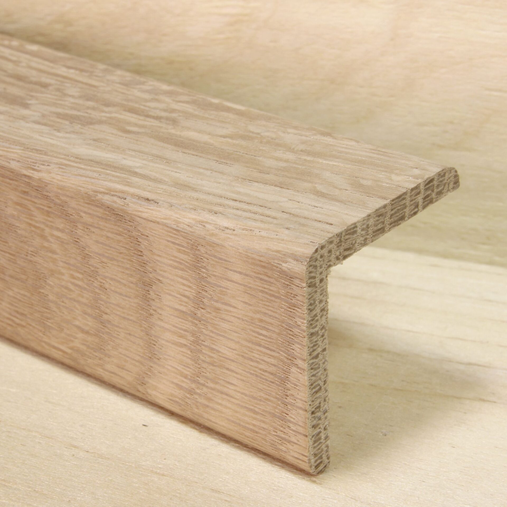 Puitliist nurkade viimistlemiseks ja kaitseks