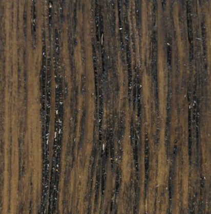 Tume puit tekstuuriga mustriline pind Estonias.