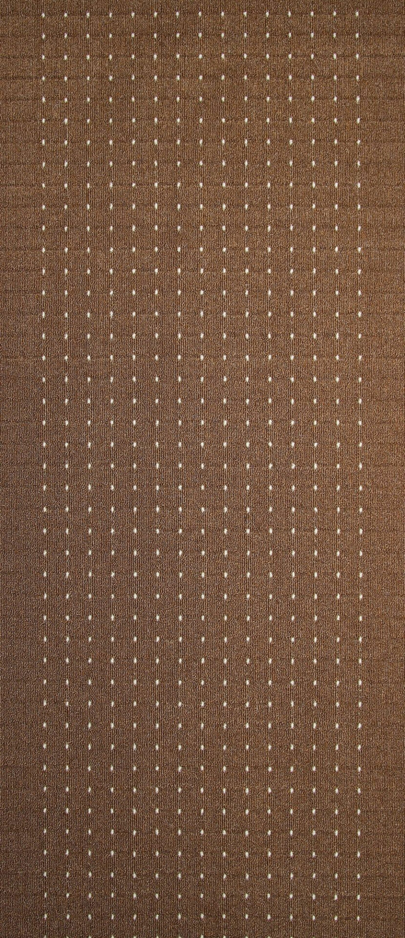 Pruun kangas peene triibulise mustriga detail.