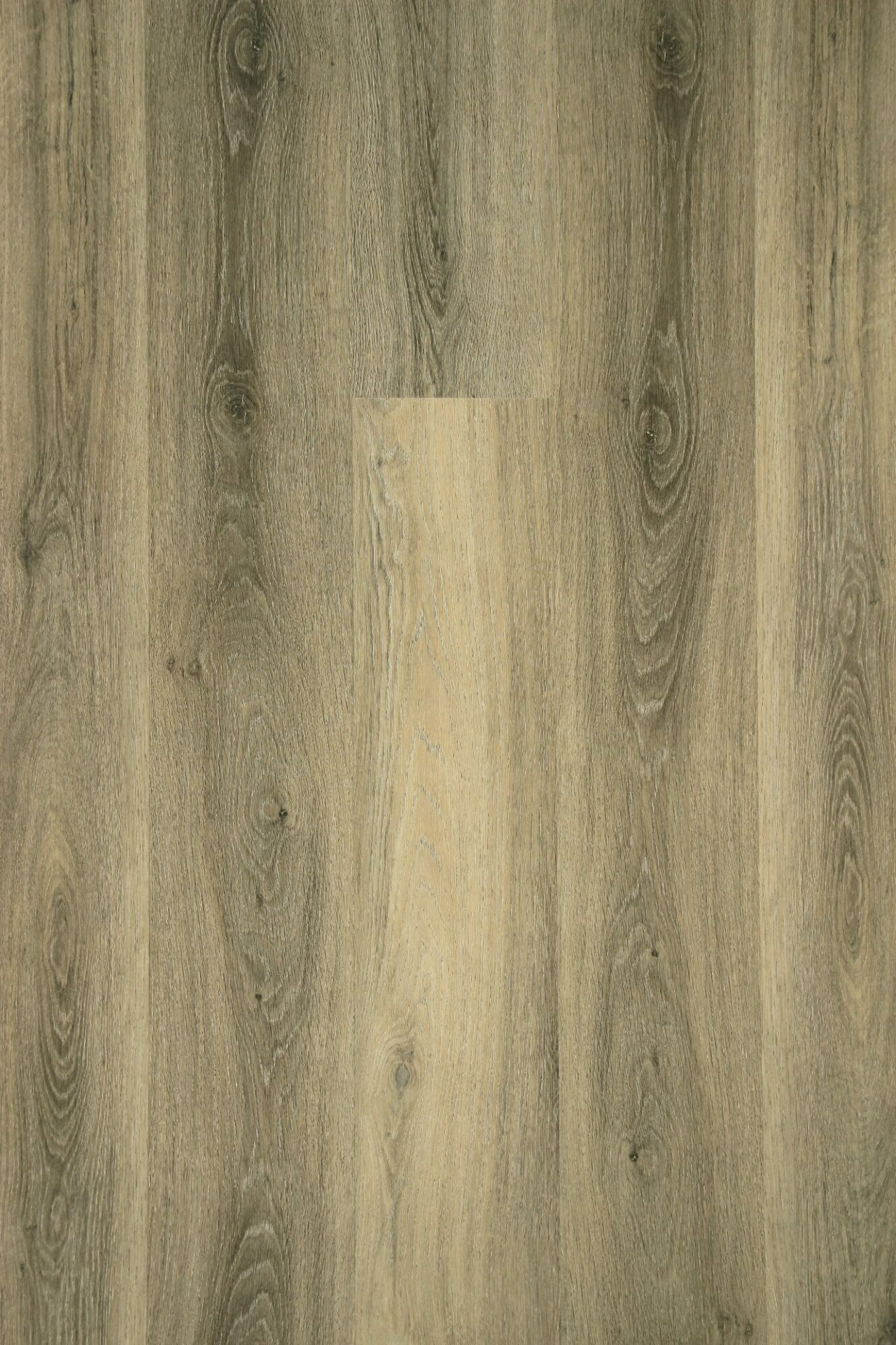 Vaade naturaalsest puidust tammeparketi põrandale