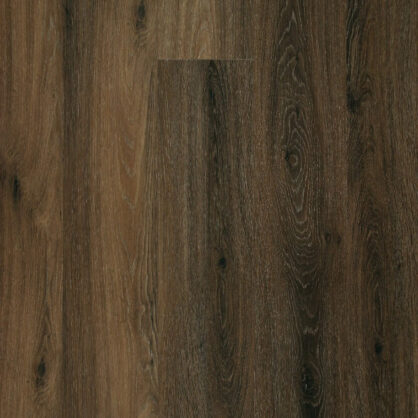 Tume puitpõranda viimistlus ja naturaalne puidumuster.