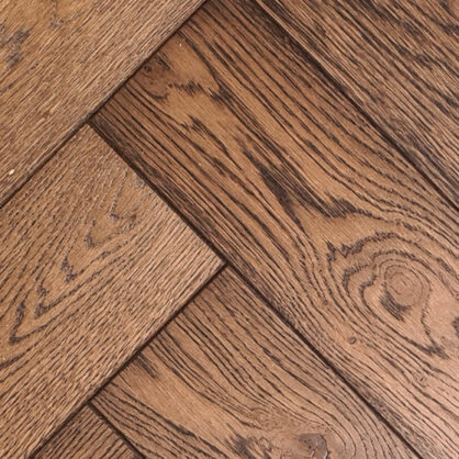 Prantsuse kalasabaparkett tumepruunist puidust põrandakate