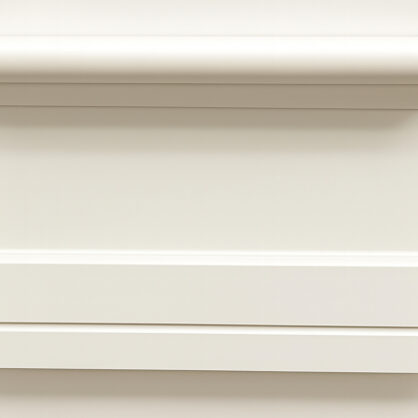 Valge detailne ehituselement sileda pinnaga seinapaneel